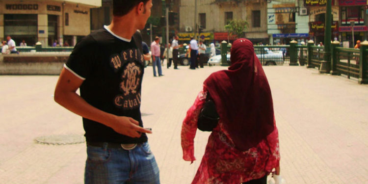 ظاهرة  “التحرش” عصية عن الحلِّ رغم العقوبات والدعوات المجتمعية لإنهائها