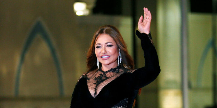 ليلى علوي توجه رسالة للملك سلمان وولي العهد