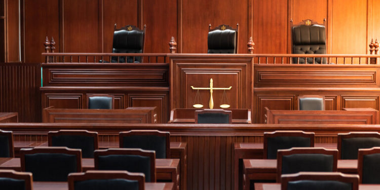 اعتقال منتج يعمل في قناة إخبارية عالمية لمحاولته “إخضاع قاصرات جنسيا”