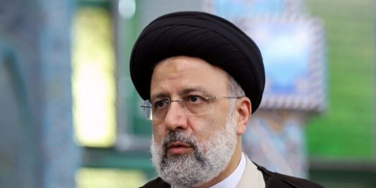 الرئيس الإيراني .. أي تحرك للأعداء سيواجه برد شامل وحاسم