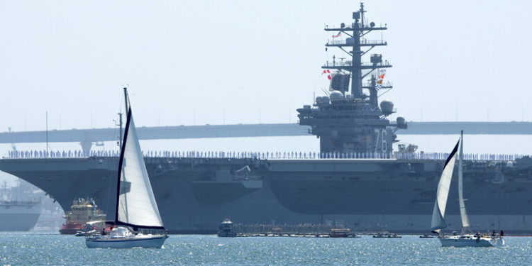 سفينة حربية أمريكية ترسو في خليج غوانتانامو بسبب إصابة أفراد طاقمها بكورونا