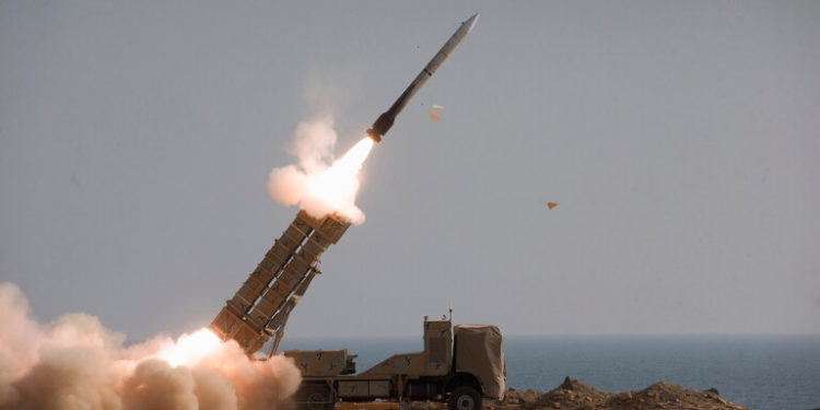 تهديدات من أرفع القادة العسكريين الإيرانيين لأعــــداء إيران