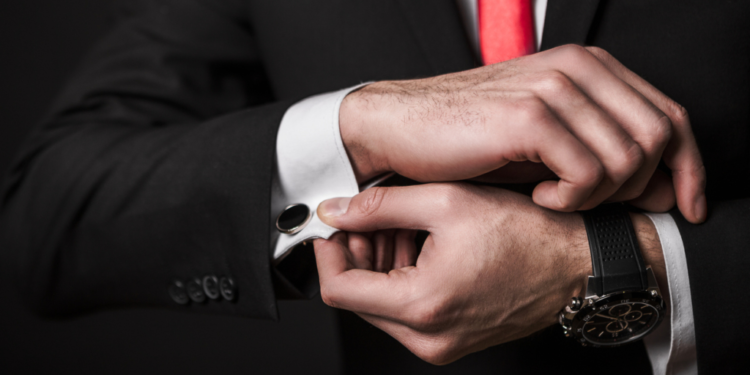 أزرار أكمام السترات ليست للزينة فقط