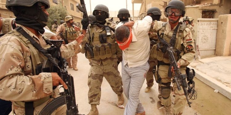 الاطاحة بشبكة كبيرة تتاجر بالفتيات