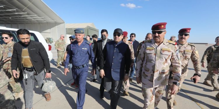 وصول لجنة رفيعة المستوى إلى عين الأسد لـمتابعة ملف انسحاب القوات المقاتلة من العراق