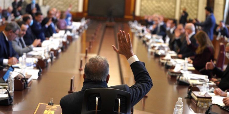 مجلس الوزراء يعلن استحداث مئات الوظائف لتثبيت المتعاقدين