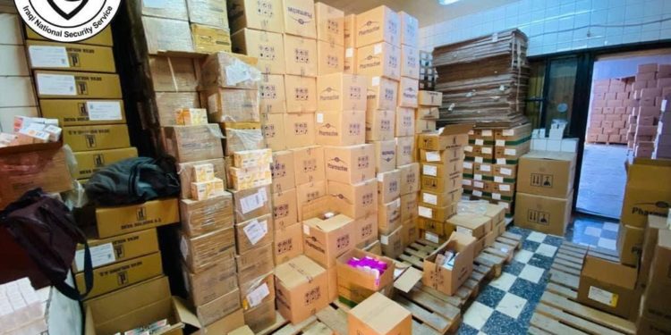 ضبط (مليون ونصف) علبة دوائية مهربة في بغداد