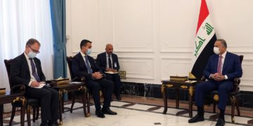 الكاظمي يستقبل وزير الخارجية الإيطالي