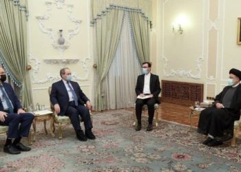 الرئيس الايراني يستقبل وفدا سوريا برئاسة وزير الخارجية