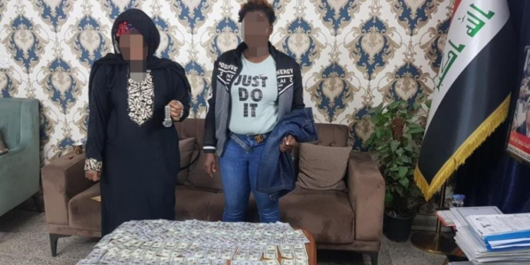 القبض على (متهمتين اجنبيتين) بسرقة مبلغ مالي وأغراض ثمينة من منزل تعملان به في بغداد