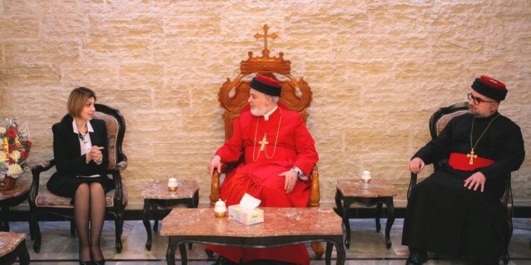 وزيرة الهجرة تناقش مع رئيس الكنيسة الآشورية اوضاع (النازحين والمهاجرين)