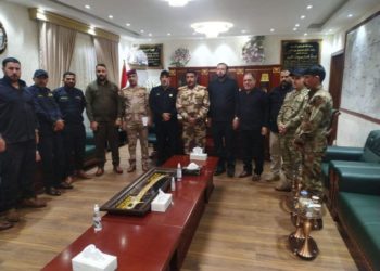 الحشد والجيش يبحثان التنسيق والعمل المشترك  في شرق الانبار