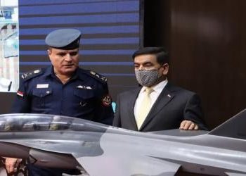 وزير الدفاع يشيـــــد بالجهود المبذولة من قبل قيادة القوة الجوية