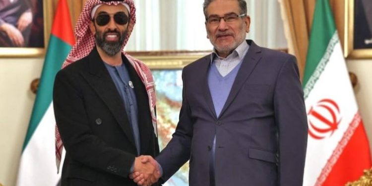 شمخــــــــــاني يستقبل طحنـــــــــــون في طهران