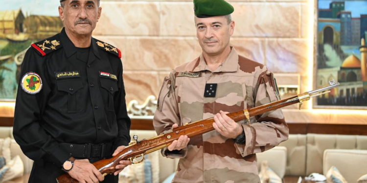 العراق وفرنسا يبحثان فتح دورات لتـــدريب مقاتلي جهاز مكافحة الارهاب