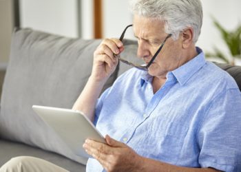 دواء جديد يغني عن ارتداء النظارات
