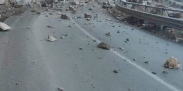 انهيارات صخرية تقطع الطريق الرئيس إلى مصيف بيخال في أربيل