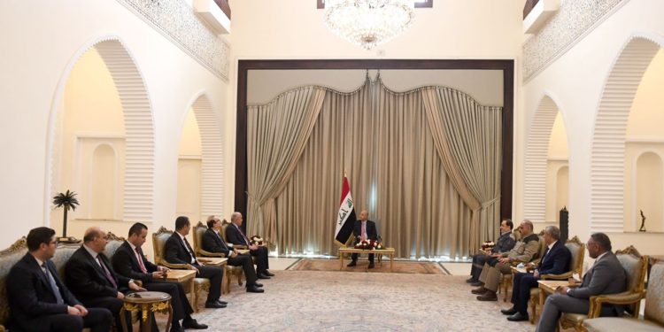 برهم صالح يؤكد أهمية التنسيق المشترك بين (المركز والاقليم) في ملف الطاقة