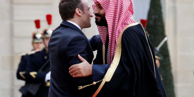 ماكرون يصل إلى السعودية