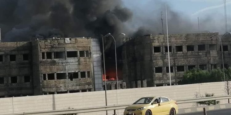 اربع فرق إطفاء تسيـــــــطر على حريق اندلع في مبنى محافظة ميسان