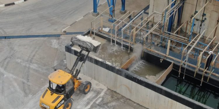 اعادة تأهيل وتشغيل مصنع الصودا والكلور بعد توقفه لـ13 عاماً