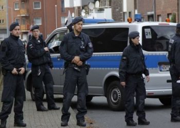 نحو (100 ملثم) يهاجمون مسجدا شرق ألمانيا