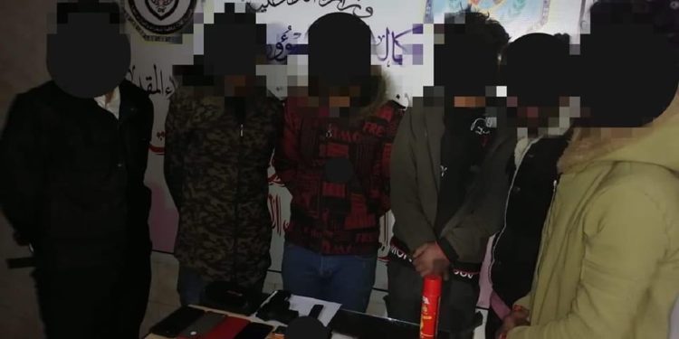 اعتقال (7 أشخاص) يشكلون عصابة تتاجر بالمخدرات في كربلاء