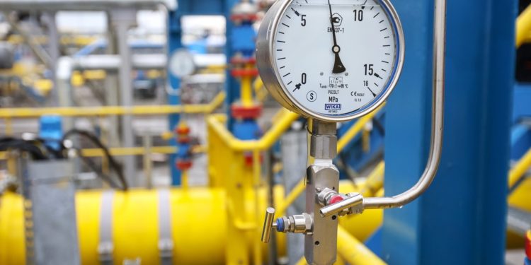 أسعار الغاز في أوروبا تهبط دون مستوى (1200 $)