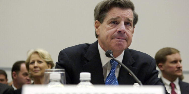 بول بريمير .. يتحدث عن المواجهة مع مقتدى الصدر ومذكرة الاعتقال بحقه + فيديو