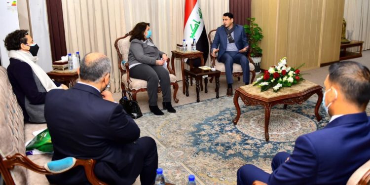 الغزي يبحث مع المجتمع الدولي (المشروعات المُنفّذة) في المناطق المحررة