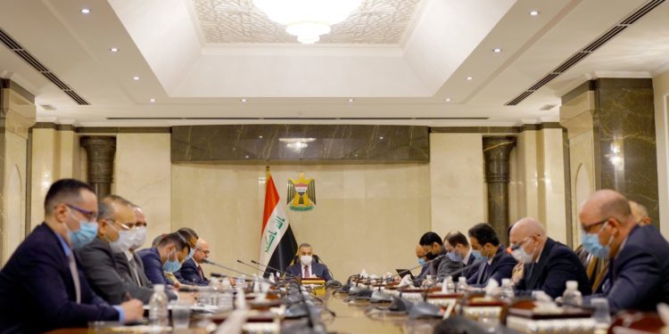 الكاظمي يعقد اجتماع مع اللجنة العليا للصحة والسلامة الوطنية