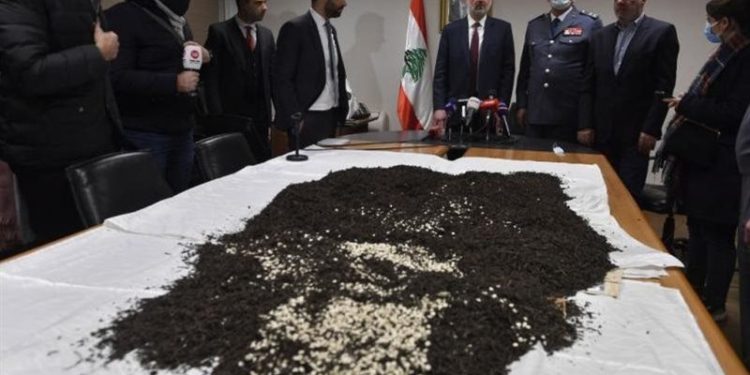 احباط محاولة تهريب شحنة كبتاجون مخبأة داخل صناديق شاي من (لبنان إلى السعودية)