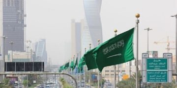 الثلج يغطي جبل اللوز في تبوك بالسعودية