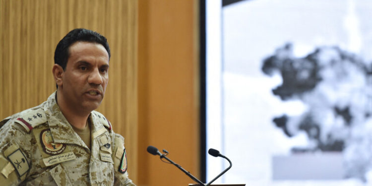 الحوثيون يختطفون سفينة شحن على متنها “معدات عسكرية” ترفع العلم الإماراتي