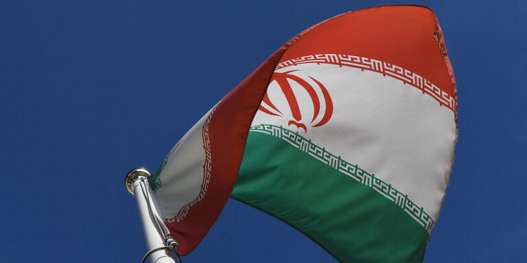 انفجار وحريق ضخم في مجمع صناعي بمحافظة قزوين غرب طهران + فيديو