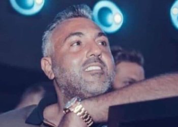 بـ7 رصاصات .. مدير أعمال فنان لبناني يلقى حتفه بجريمة مروعة أمام ملهى في بيروت