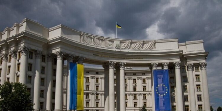 بولندا تقرر تسليــــــم أوكرانيا “أسلحة دفاعية”