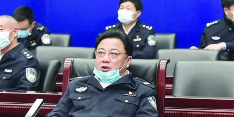 وزير سابق تلقى ( 13 مليون دولار) في صناديق مأكولات بحرية