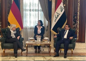 جمعة عناد يستقبل نظيره الألماني (كرستين لامبرخت) في مبنى وزارة الدفاع