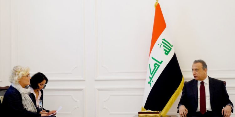 الكاظمي يستقبل وزيرة الدفاع الألمانية