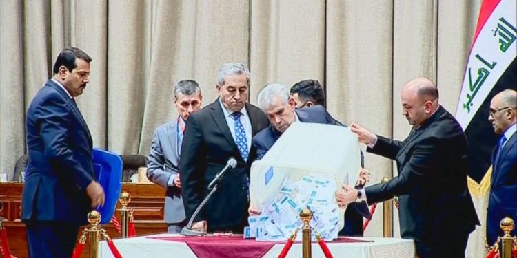 مصدر من داخل قاعة مجلس النواب عدد المصوتين على اختيار رئيس مجلس النواب (228) نائب