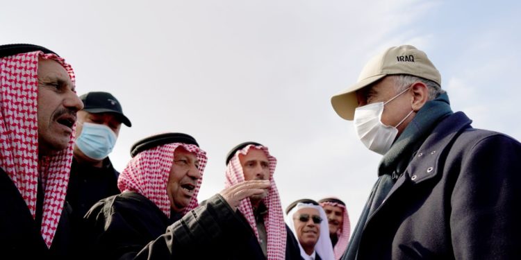 الكاظمي يجتمع بقيادات عمليات غرب نينوى  لمتابعة وضع الحدود العراقية السورية