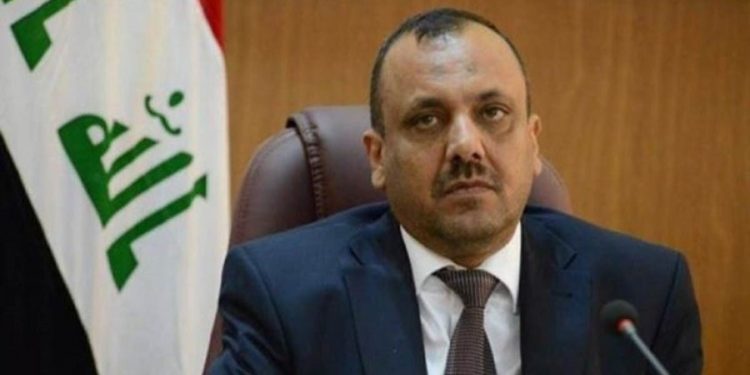 محافظ النجف يعلن موافقة الكاظمي على استقالته من منصب