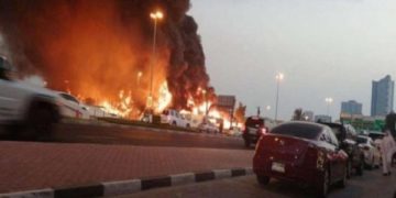 انفجار في (3 صهاريج نقل محروقات) في الإمارات وحريق في منطقة الإنشاءات بمطار أبو ظبي
