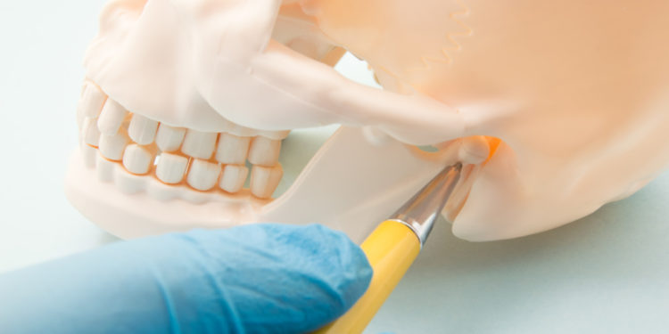 تُغيِّر شكل الجمجمة وتُصغِّر فكَّ الإنسان ,, تأثير التكنولوجيا على الطبيعة البشرية