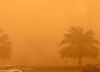 عاصفة ترابية تضرب الأنبار+ صورة