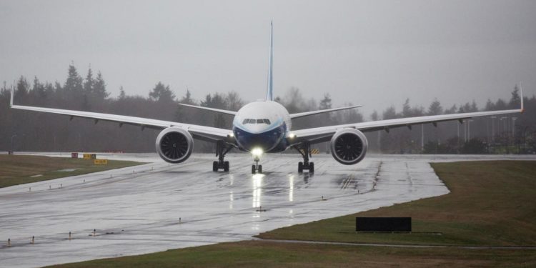 هبوط اضطراري لطائرة ركاب روسية بشكل طارئ بسبب إبلاغ عن قنبلة