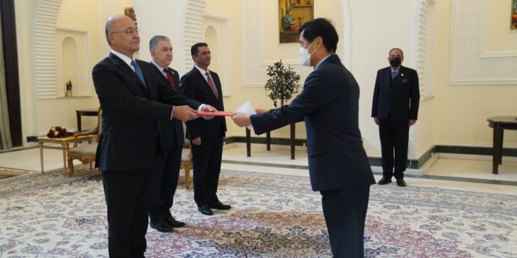 برهم صالح يؤكد انفتاح العراق على المجتمع الدولي وتعزيز علاقاته (السياسية والاقتصادية والتجارية)