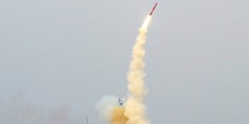 كوريا الشمالية تطلق صاروخا أسرع من الصوت بـ 16 مرة
