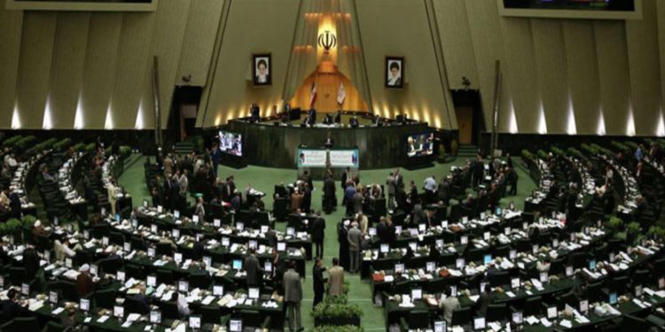 كورونا يغزو البرلمان الإيراني